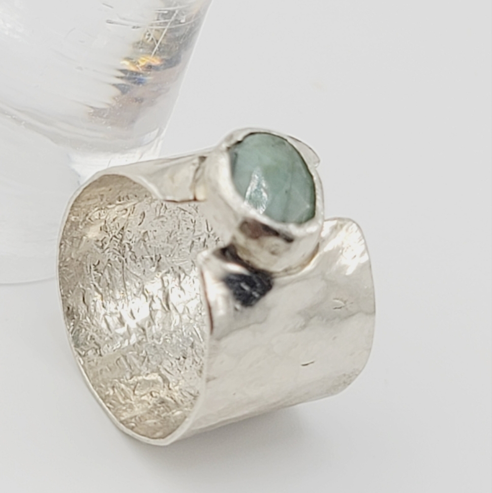 EMERALD GEMSTONE IN STERLING SILVER METAL SIZE 6 - Picture 7 of 7